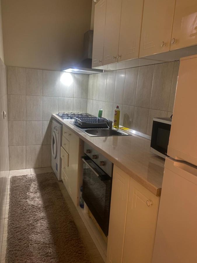 Central House Oradea Bagian luar foto